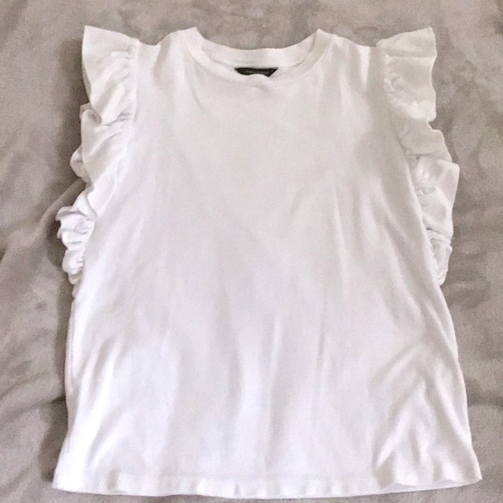 BR White Ruffled TShirt, Used in Good Condition Size M